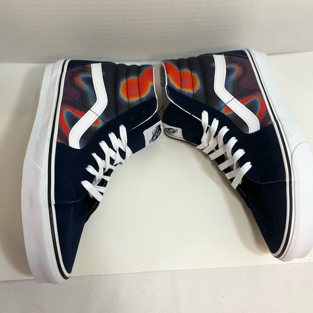 Van’s SK8 HI ‘Dark Aura’ - Picture 2 of 11